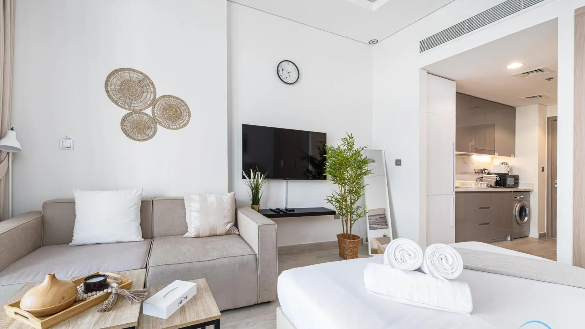Charming Studio At Farhad Azizi Residence Al Jaddaf By Deluxe Holiday Homes Dubai 0*,
