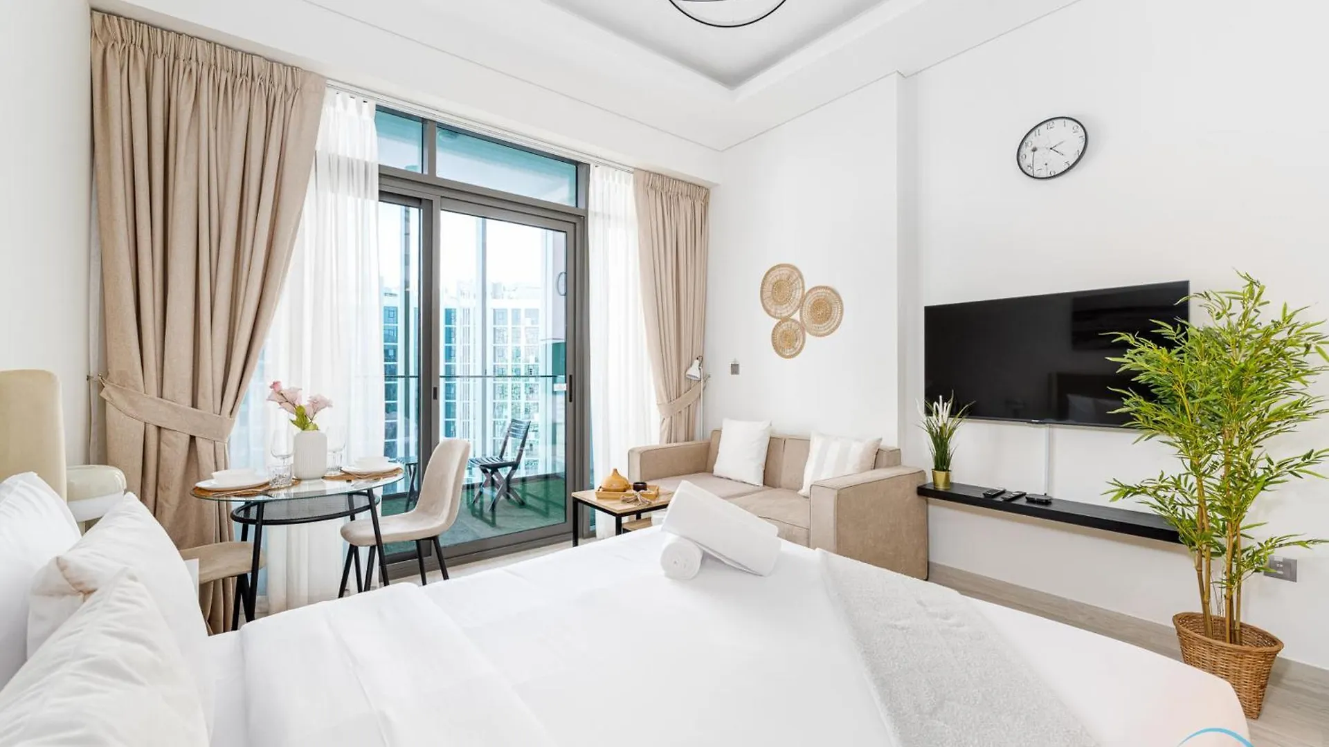 Charming Studio At Farhad Azizi Residence Al Jaddaf By Deluxe Holiday Homes Dubai United Arab Emirates