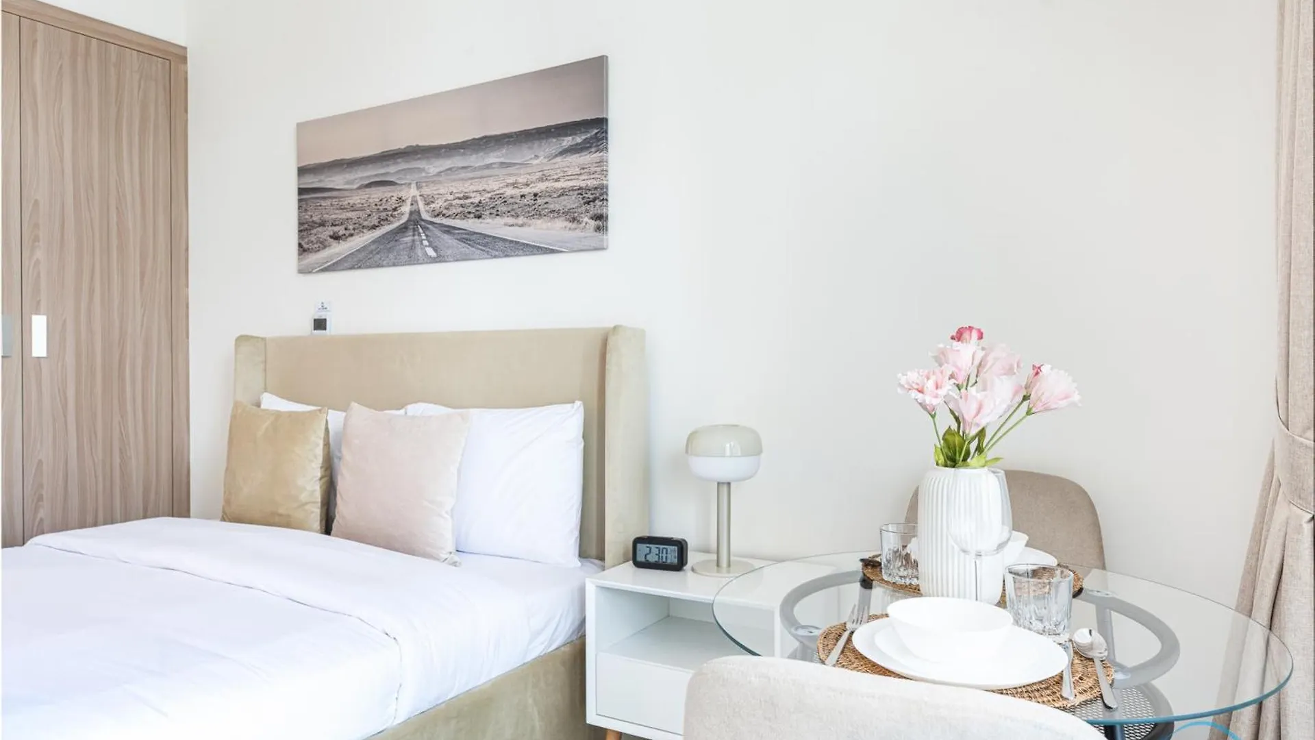 Charming Studio At Farhad Azizi Residence Al Jaddaf By Deluxe Holiday Homes Dubai