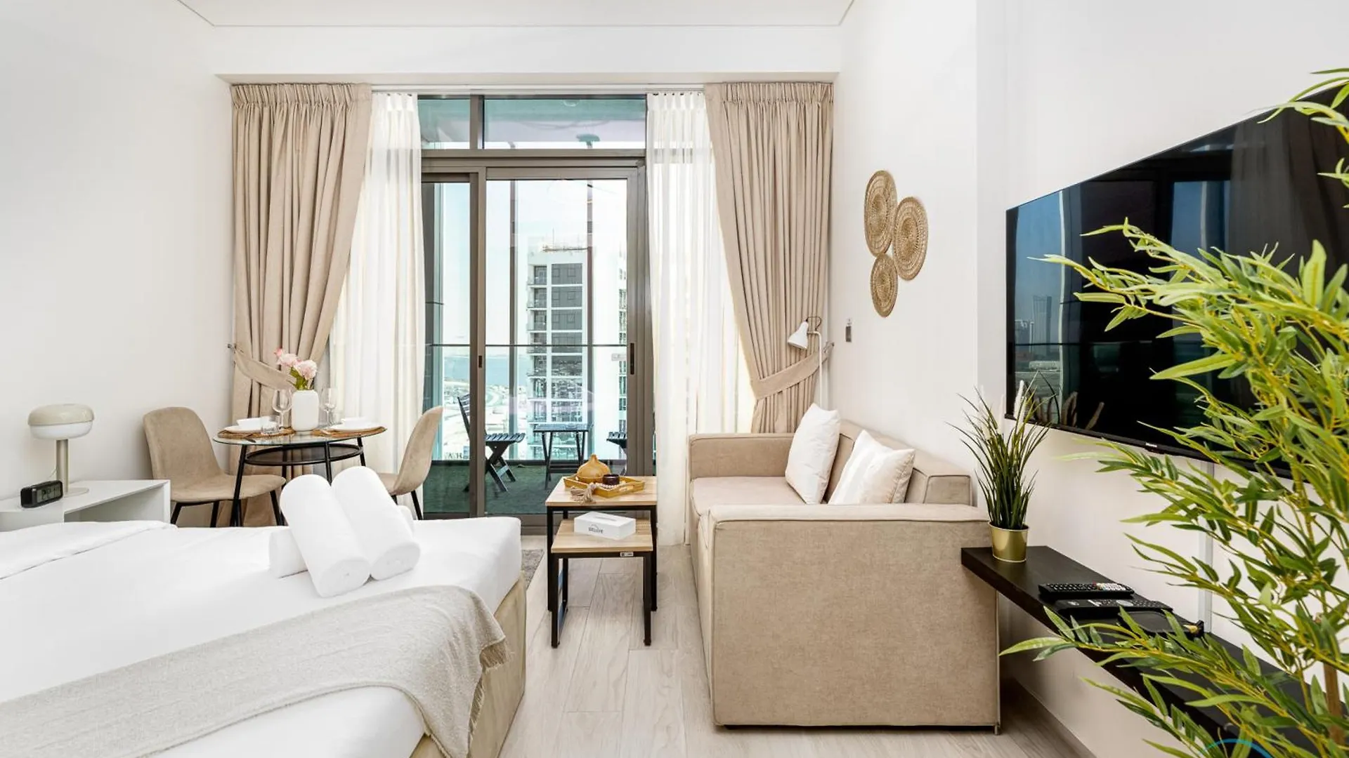 Charming Studio At Farhad Azizi Residence Al Jaddaf By Deluxe Holiday Homes Dubai