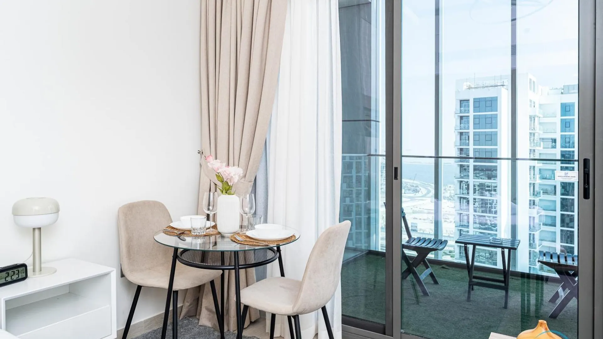 Charming Studio At Farhad Azizi Residence Al Jaddaf By Deluxe Holiday Homes Dubai
