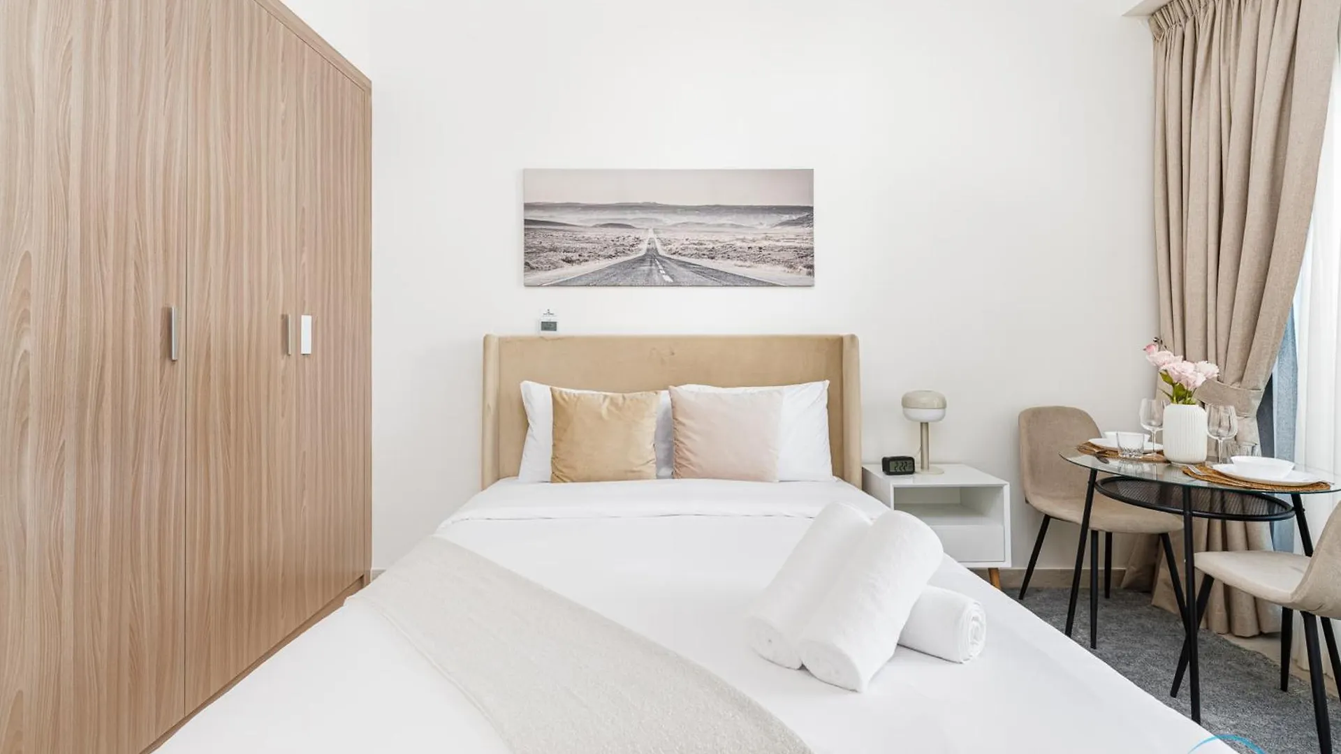 Charming Studio At Farhad Azizi Residence Al Jaddaf By Deluxe Holiday Homes Dubai United Arab Emirates